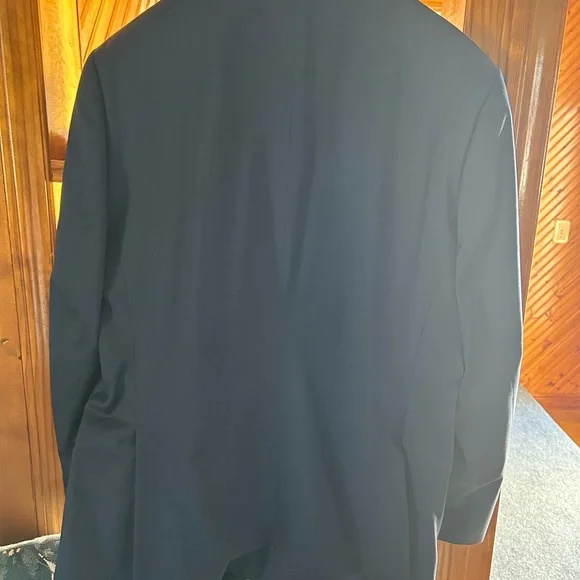 Men’s suit. Size 44R.
